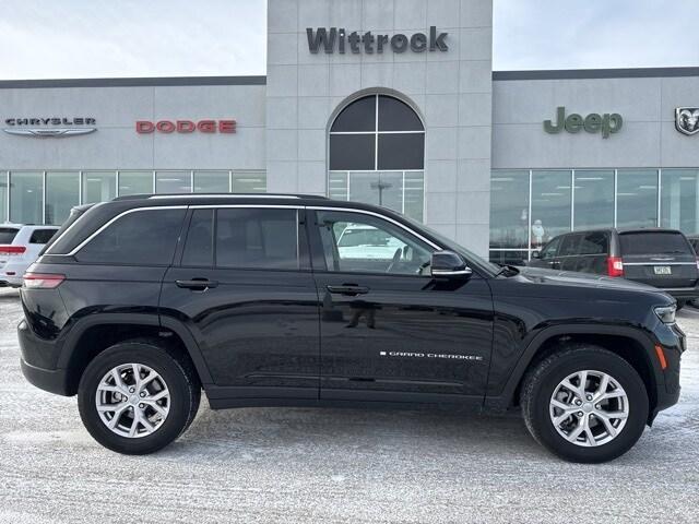 used 2022 Jeep Grand Cherokee car, priced at $33,736