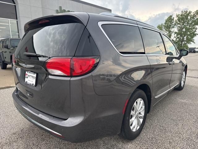 used 2018 Chrysler Pacifica car, priced at $18,304