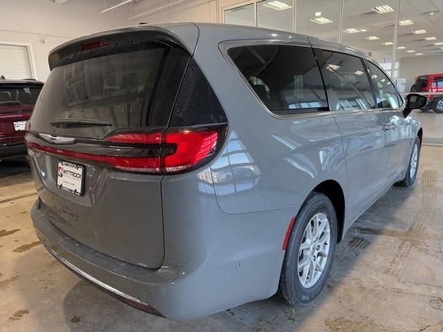 new 2025 Chrysler Pacifica car, priced at $40,373