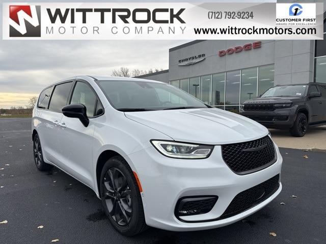 new 2026 Chrysler Pacifica car, priced at $42,108