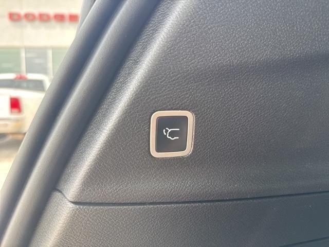 used 2022 Chrysler Pacifica car, priced at $27,697