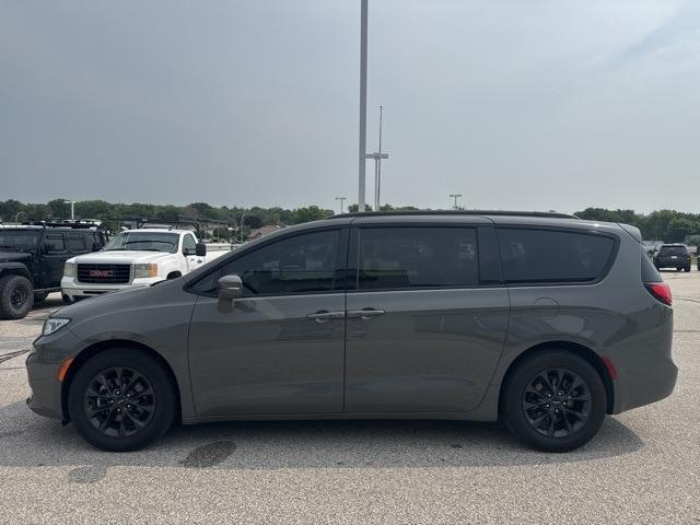 used 2022 Chrysler Pacifica car, priced at $27,697