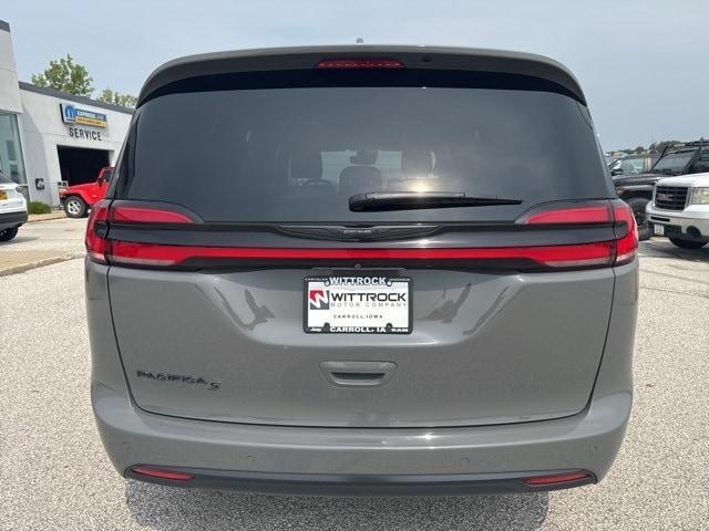 used 2022 Chrysler Pacifica car, priced at $27,697