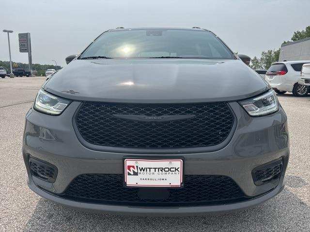 used 2022 Chrysler Pacifica car, priced at $27,697