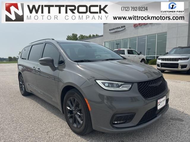 used 2022 Chrysler Pacifica car, priced at $27,697