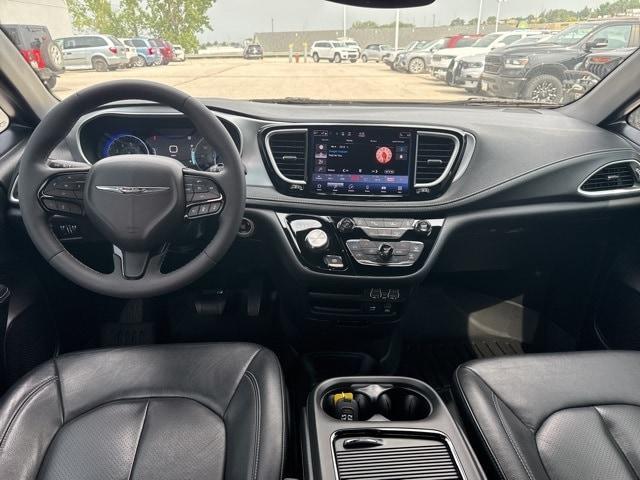 used 2022 Chrysler Pacifica car, priced at $27,697