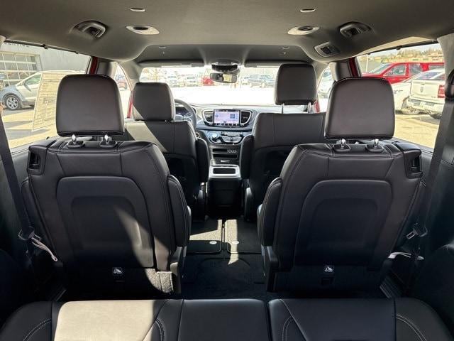 new 2025 Chrysler Pacifica car, priced at $44,415