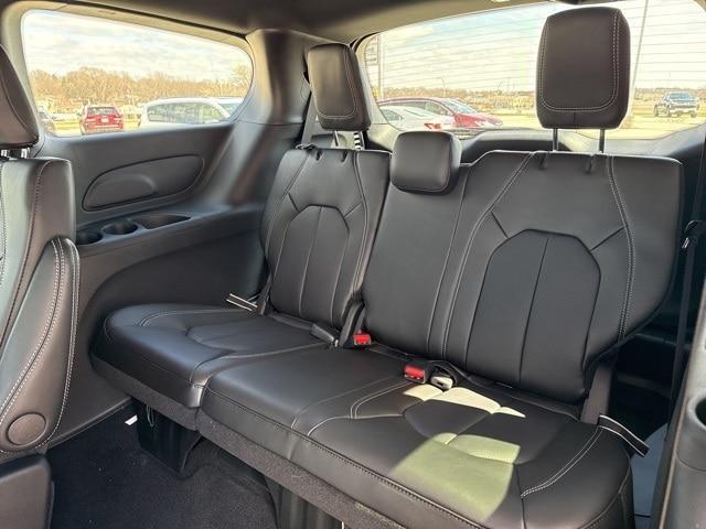 new 2025 Chrysler Pacifica car, priced at $44,415