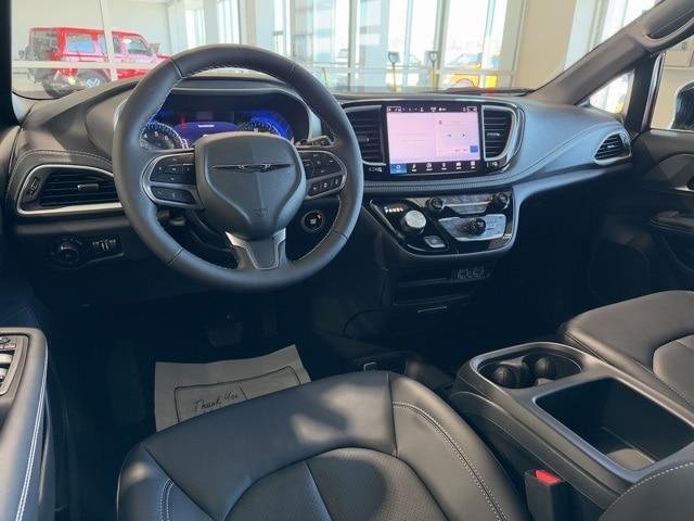 new 2025 Chrysler Pacifica car, priced at $41,420