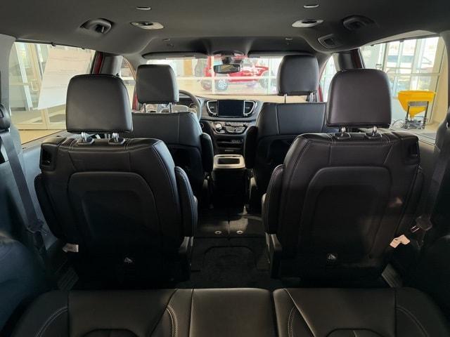 new 2025 Chrysler Pacifica car, priced at $41,420