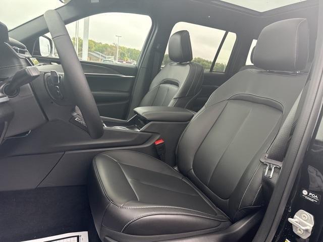 new 2025 Jeep Grand Cherokee car, priced at $41,331