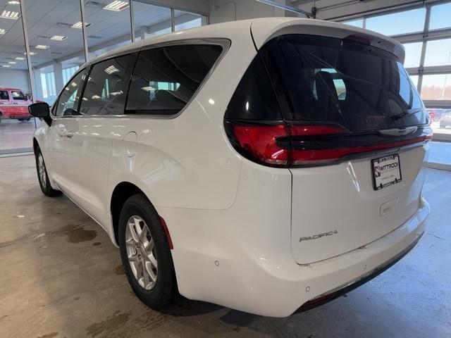 new 2025 Chrysler Pacifica car, priced at $39,975