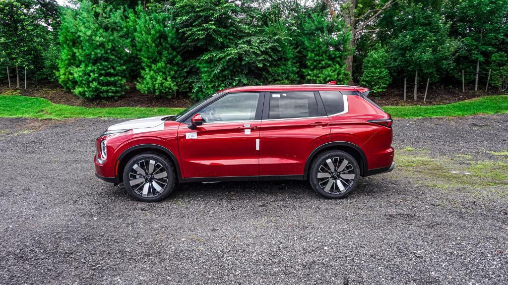 new 2025 Mitsubishi Outlander car, priced at $40,360