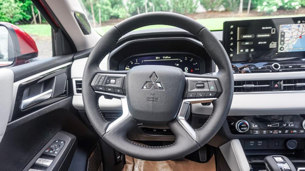 new 2025 Mitsubishi Outlander car, priced at $40,360