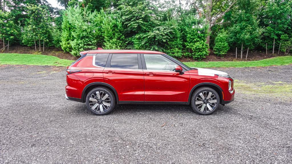 new 2025 Mitsubishi Outlander car, priced at $40,360