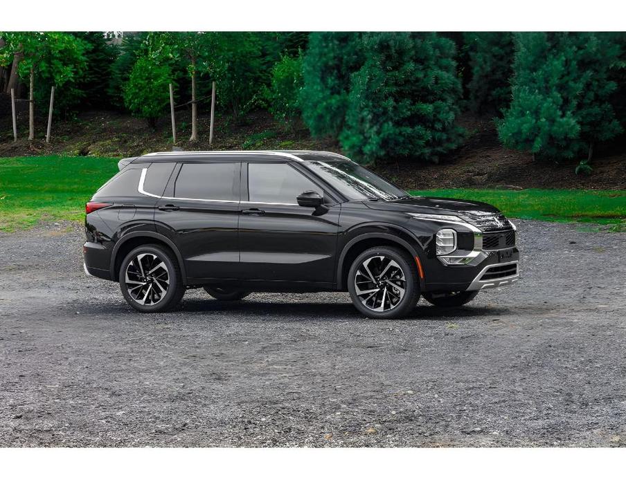 new 2024 Mitsubishi Outlander car