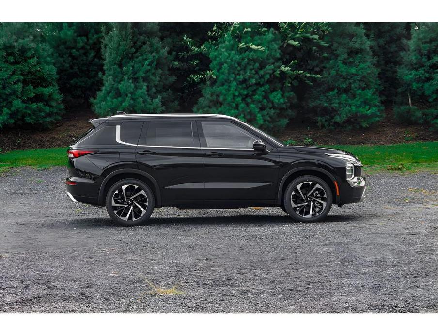 new 2024 Mitsubishi Outlander car