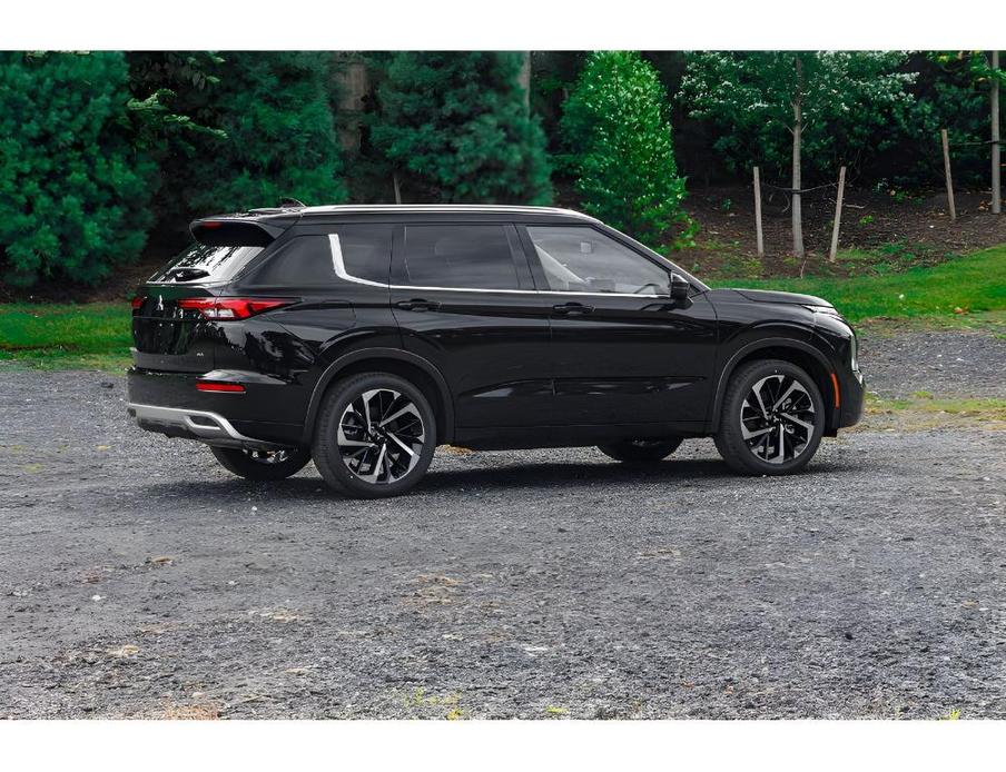 new 2024 Mitsubishi Outlander car