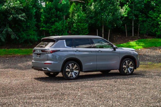 new 2025 Mitsubishi Outlander car, priced at $45,288