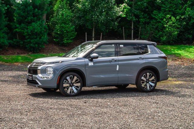 new 2025 Mitsubishi Outlander car, priced at $45,288