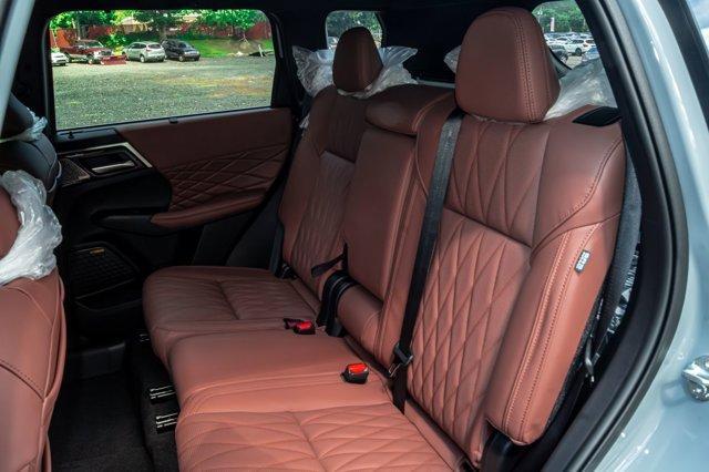 new 2025 Mitsubishi Outlander car, priced at $45,288