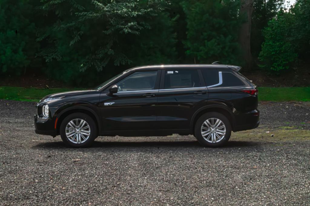 new 2025 Mitsubishi Outlander PHEV car, priced at $42,356