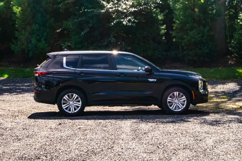 new 2025 Mitsubishi Outlander PHEV car, priced at $42,356