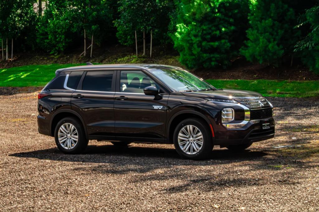 new 2025 Mitsubishi Outlander PHEV car, priced at $42,356