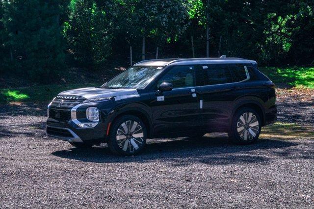 new 2025 Mitsubishi Outlander car, priced at $45,321
