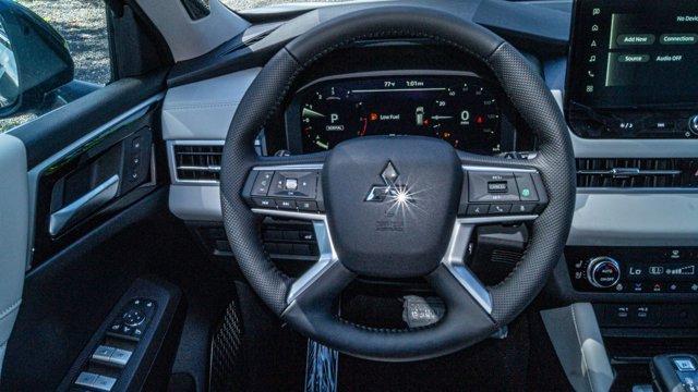 new 2025 Mitsubishi Outlander car, priced at $45,321