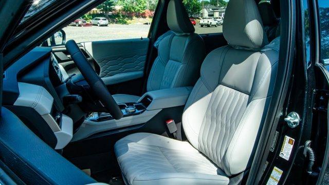 new 2025 Mitsubishi Outlander car, priced at $45,321