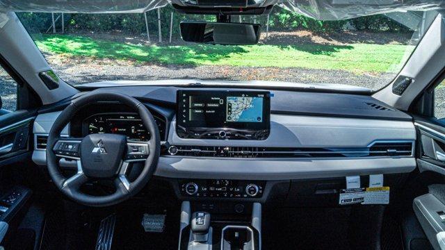 new 2025 Mitsubishi Outlander car, priced at $45,321