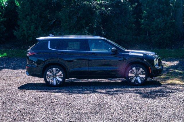 new 2025 Mitsubishi Outlander car, priced at $45,321