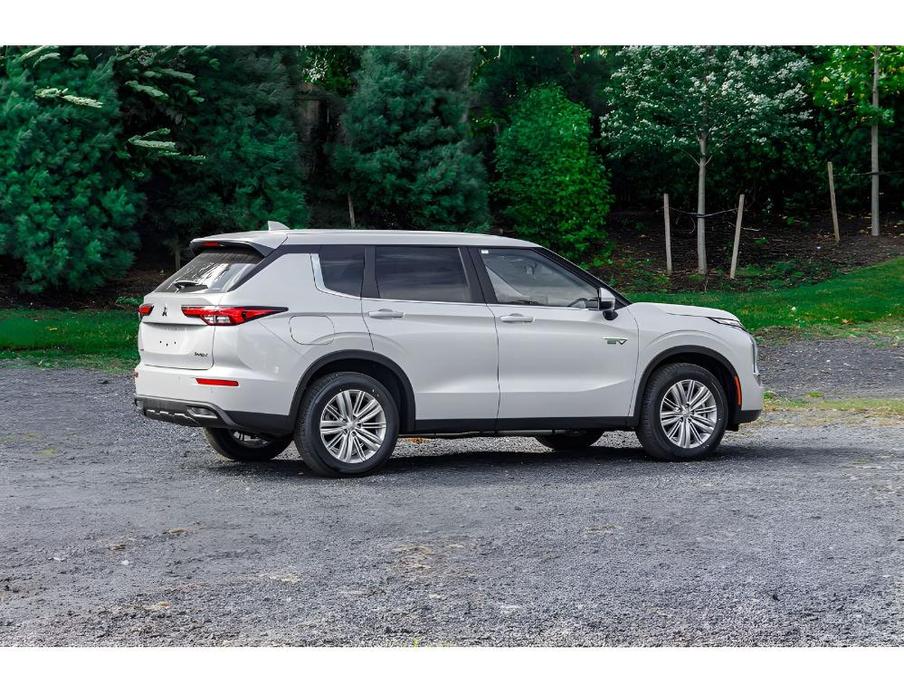 new 2024 Mitsubishi Outlander PHEV car