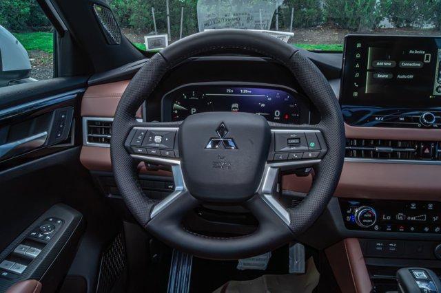 new 2025 Mitsubishi Outlander car, priced at $45,236