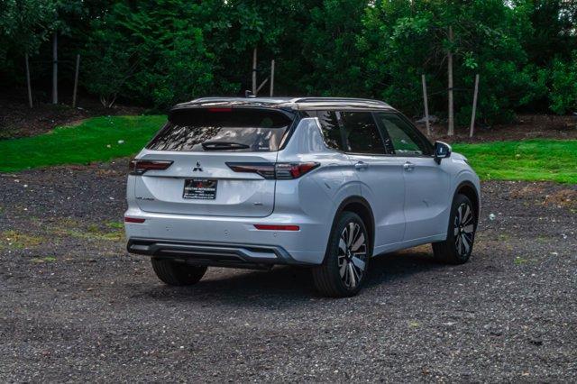 new 2025 Mitsubishi Outlander car, priced at $45,236