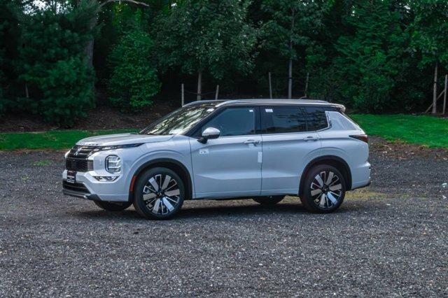new 2025 Mitsubishi Outlander car, priced at $45,236