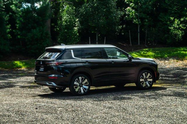 new 2025 Mitsubishi Outlander car, priced at $45,277