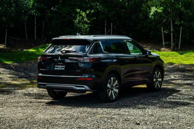 new 2025 Mitsubishi Outlander car, priced at $45,277