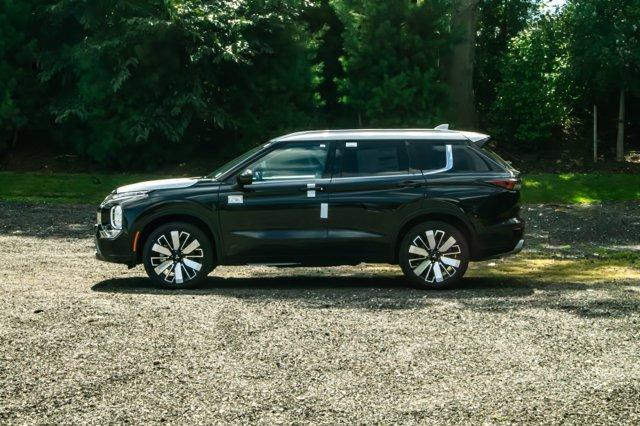 new 2025 Mitsubishi Outlander car, priced at $45,277
