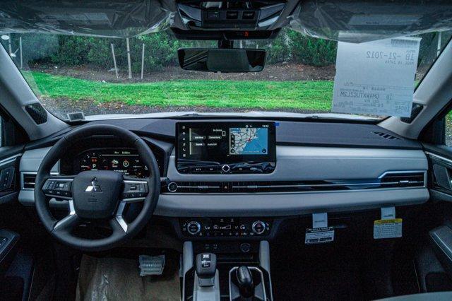 new 2025 Mitsubishi Outlander car, priced at $45,277