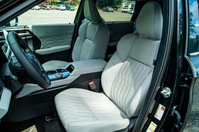 new 2025 Mitsubishi Outlander car, priced at $45,277