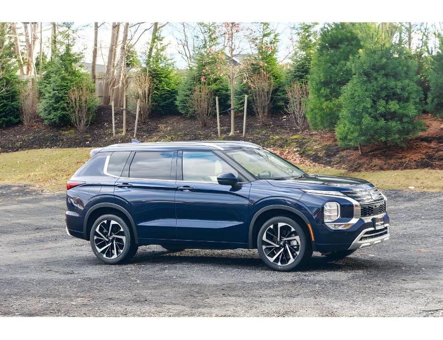 new 2024 Mitsubishi Outlander car, priced at $41,645