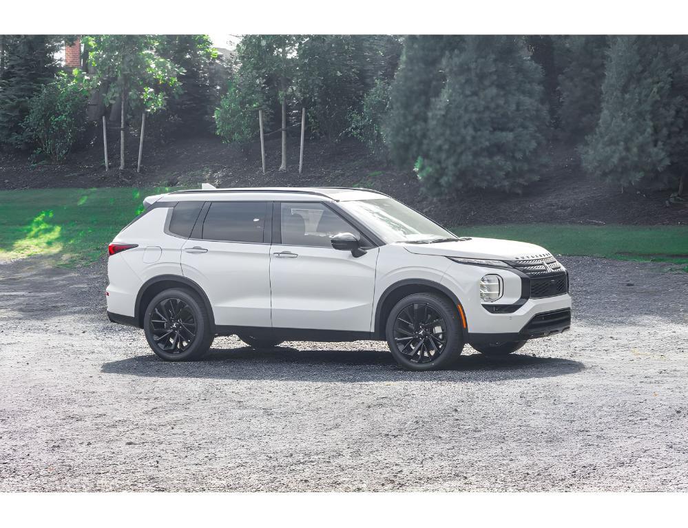 new 2024 Mitsubishi Outlander car