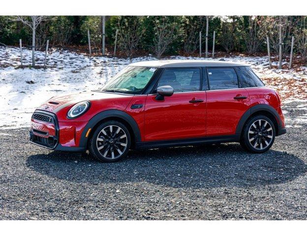used 2023 MINI Hardtop car, priced at $19,595