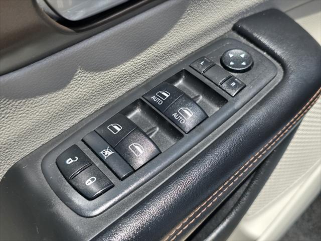 used 2017 Chrysler Pacifica car, priced at $13,800