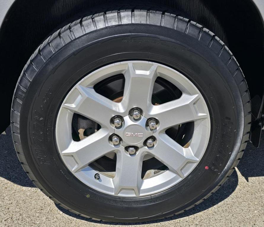used 2015 GMC Acadia car, priced at $9,800