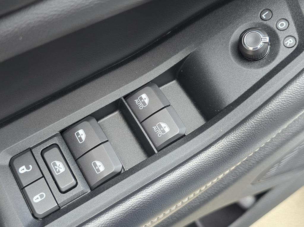 used 2023 Jeep Grand Cherokee L car, priced at $29,800