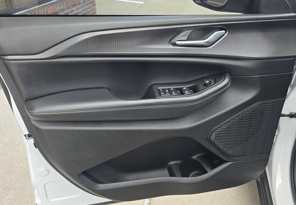 used 2023 Jeep Grand Cherokee L car, priced at $29,800