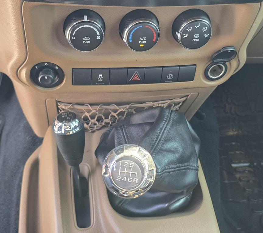 used 2015 Jeep Wrangler Unlimited car, priced at $22,800